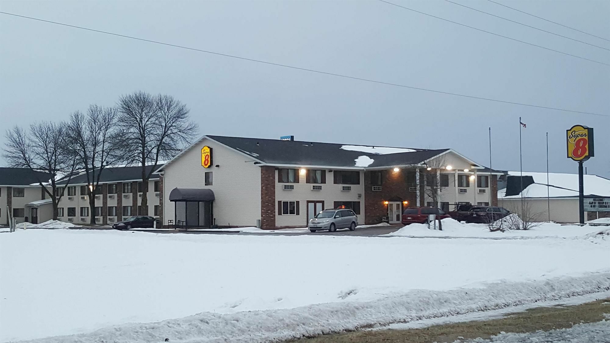 Super 8 By Wyndham Plover Stevens Point Area Exteriör bild